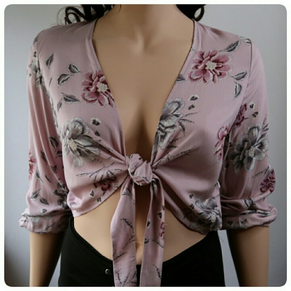 PLUS SIZED TIED FRONT LILAC CROP TOP!🏵 - Picture 6 of 8